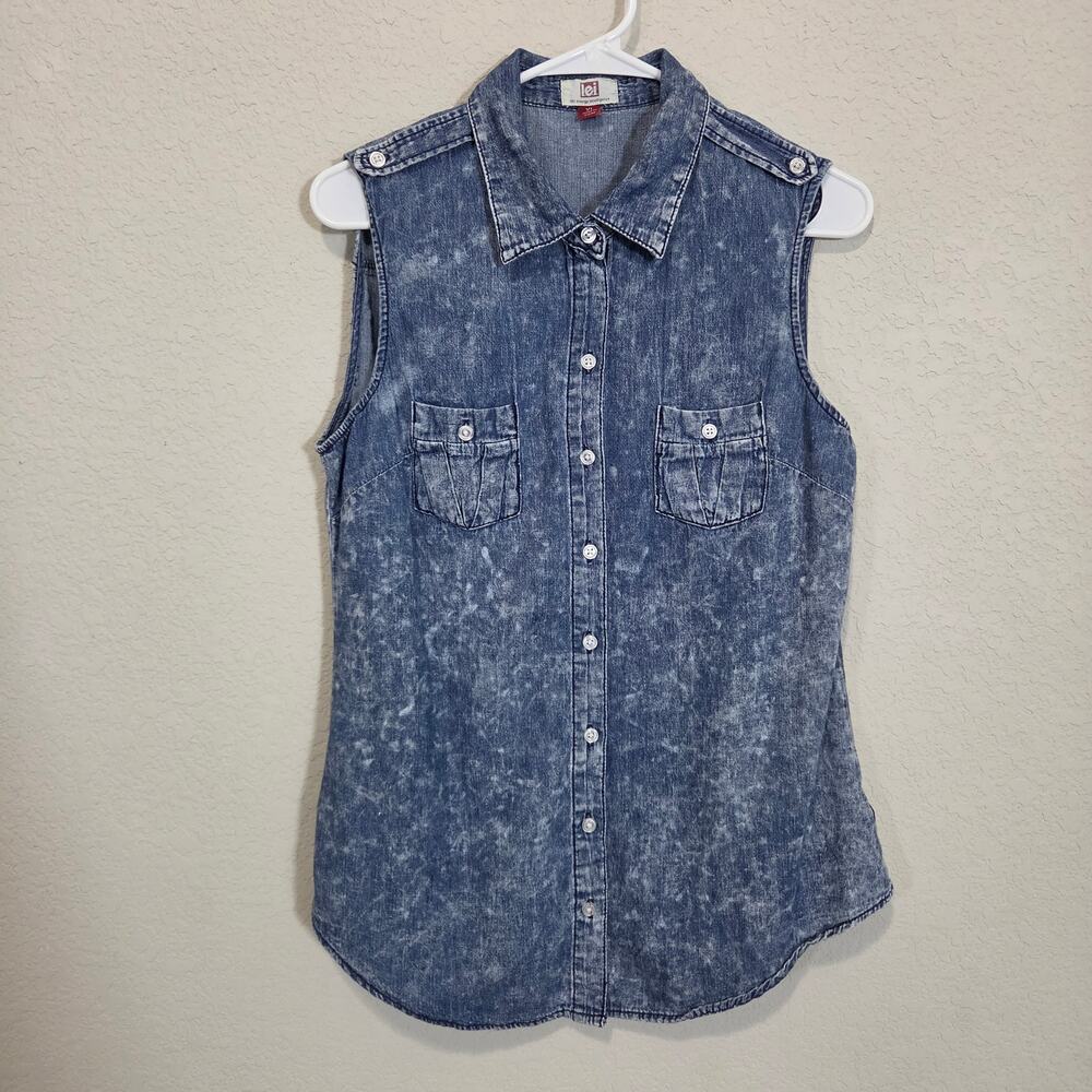 Lei Acid Wash Chambray Sleeveless Top Jr L / XL Womens M Cotton Casual Summer